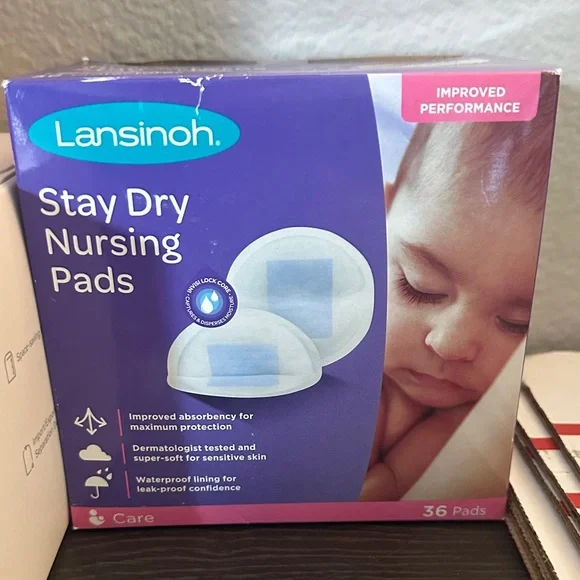 Lansinoh Breastmilk Storage Bags and Nursing Pads Set - Picture 4 of 7